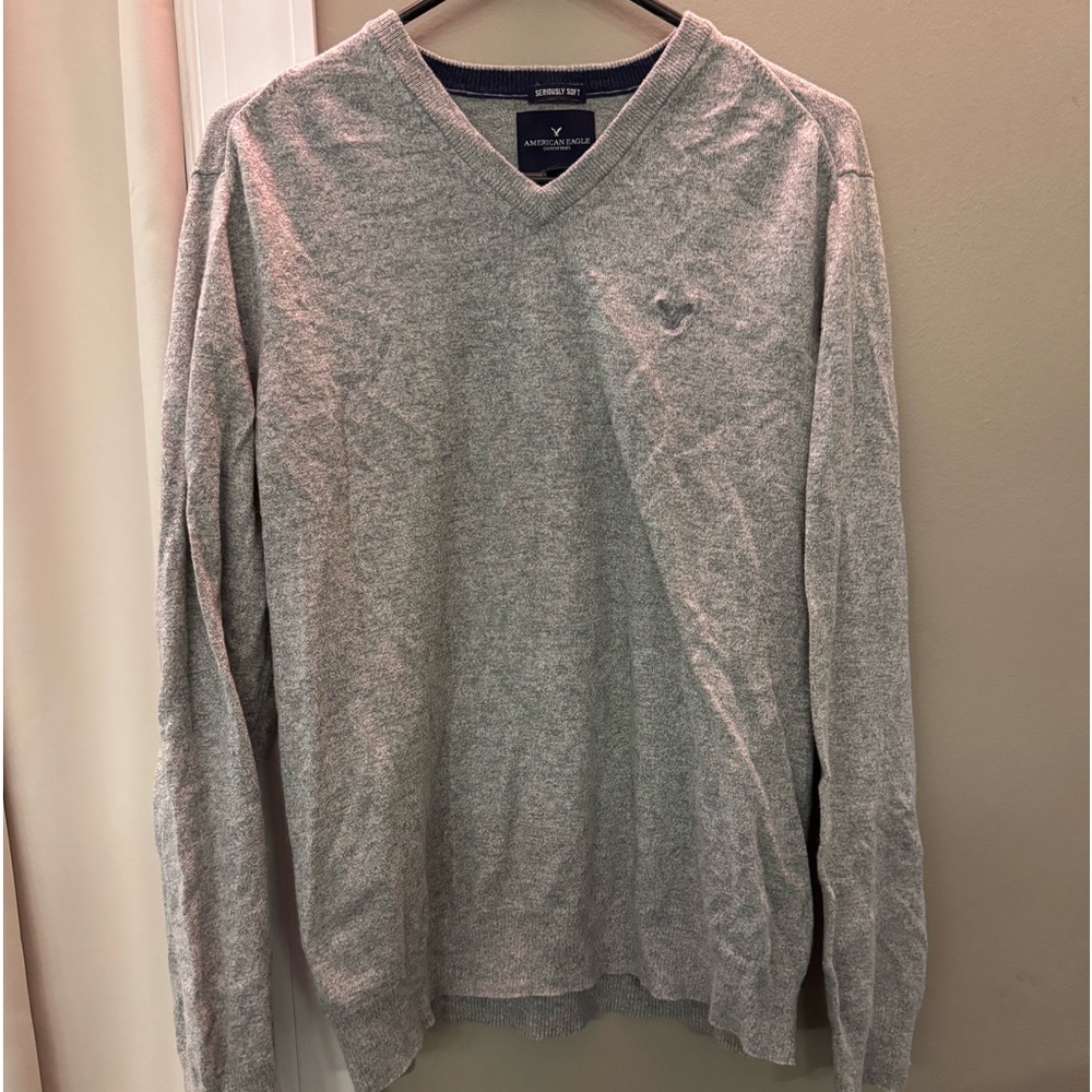 Men’s light weight American Eagle gray medium long sleeve shirt